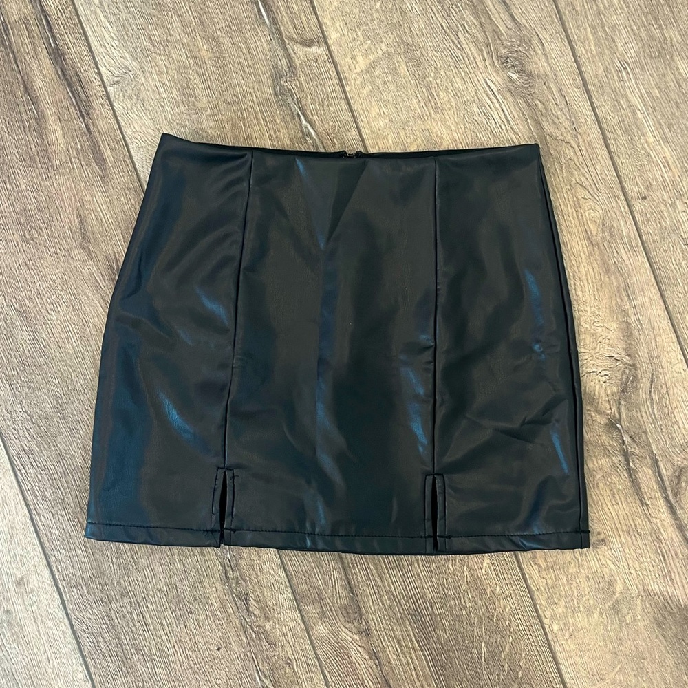 Youth XL Tilly’s Full Tilt Faux Leather Skirt
